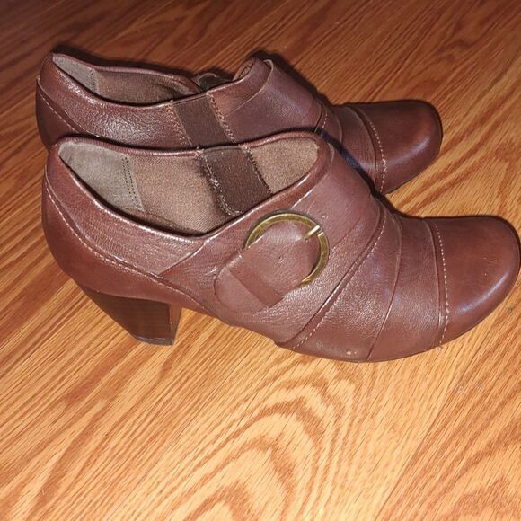 Bare Traps “Tasha" brown Ankle Booties Size 6.5 EUC worn once - Picture 5 of 6